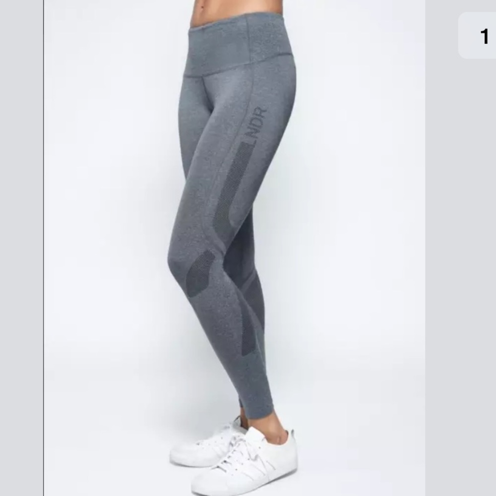 [SOLD] LNDR performance Legging gray marl XS NWT